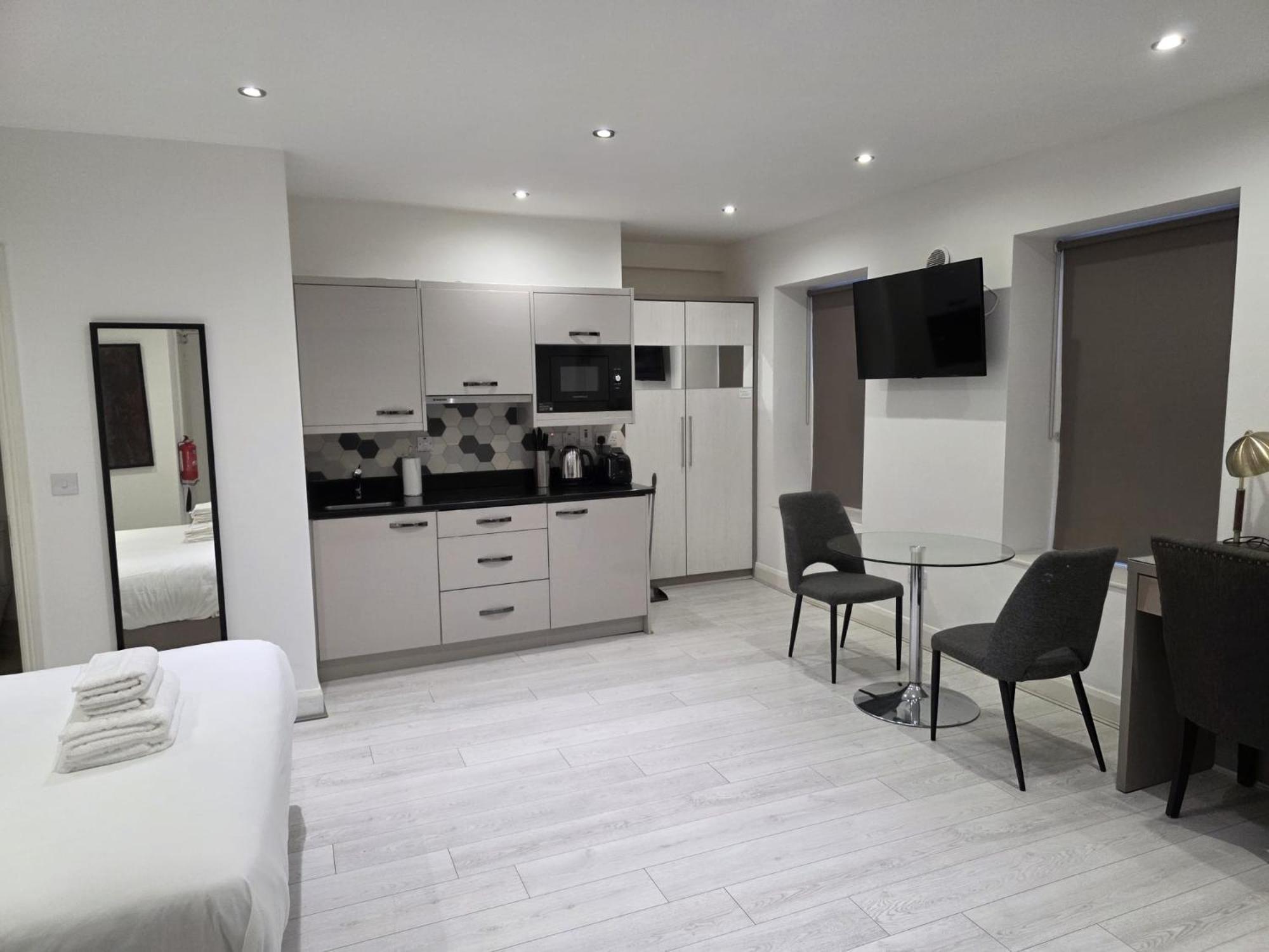 Dublin Central Suites, Dublin